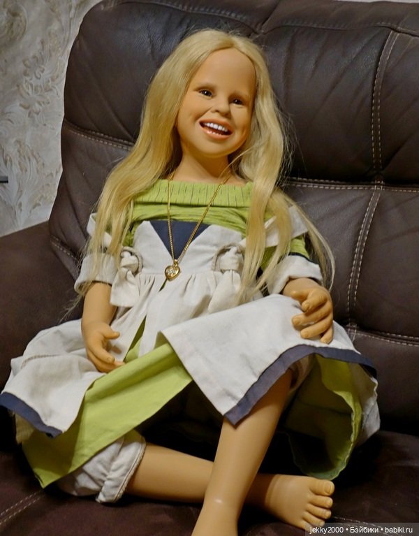 Как наши друзья реагируют на наших куколок