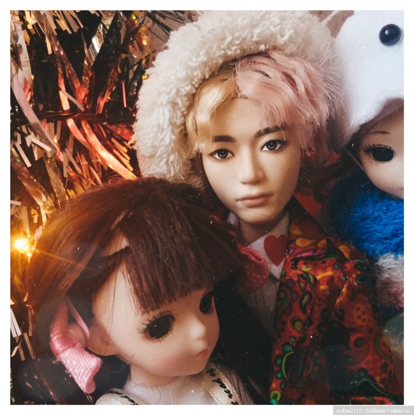 С Новым Годом поздравляем - познакомиться желаем