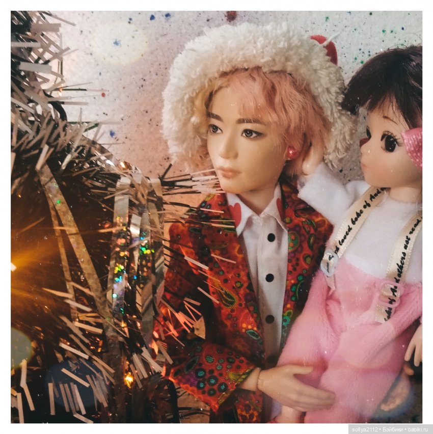 С Новым Годом поздравляем - познакомиться желаем