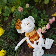 Плюшевая обезьянка