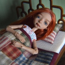 Лоскутное одеяло и подушки для кукол 1/12, 1/10