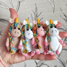 Брошек много не бывает