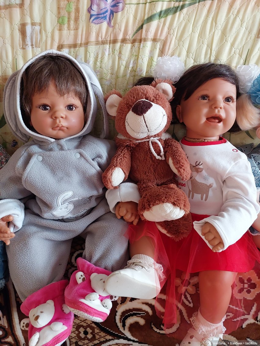 Мишек мног не бывает..как и кукол ! Места только не хватает..