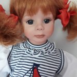 Винилова коллекционная кукла