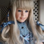 Коллекционная виниловая кукла