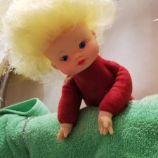 Помогите  пожалуйста опознать Верочку и куколку с фотографии