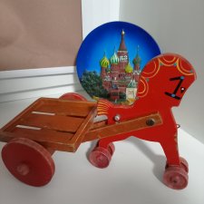 Очень старинная лошадка