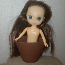 Смешная глазастая куколка