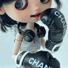 Боксерские перчатки Chanel 1/6, 1/4