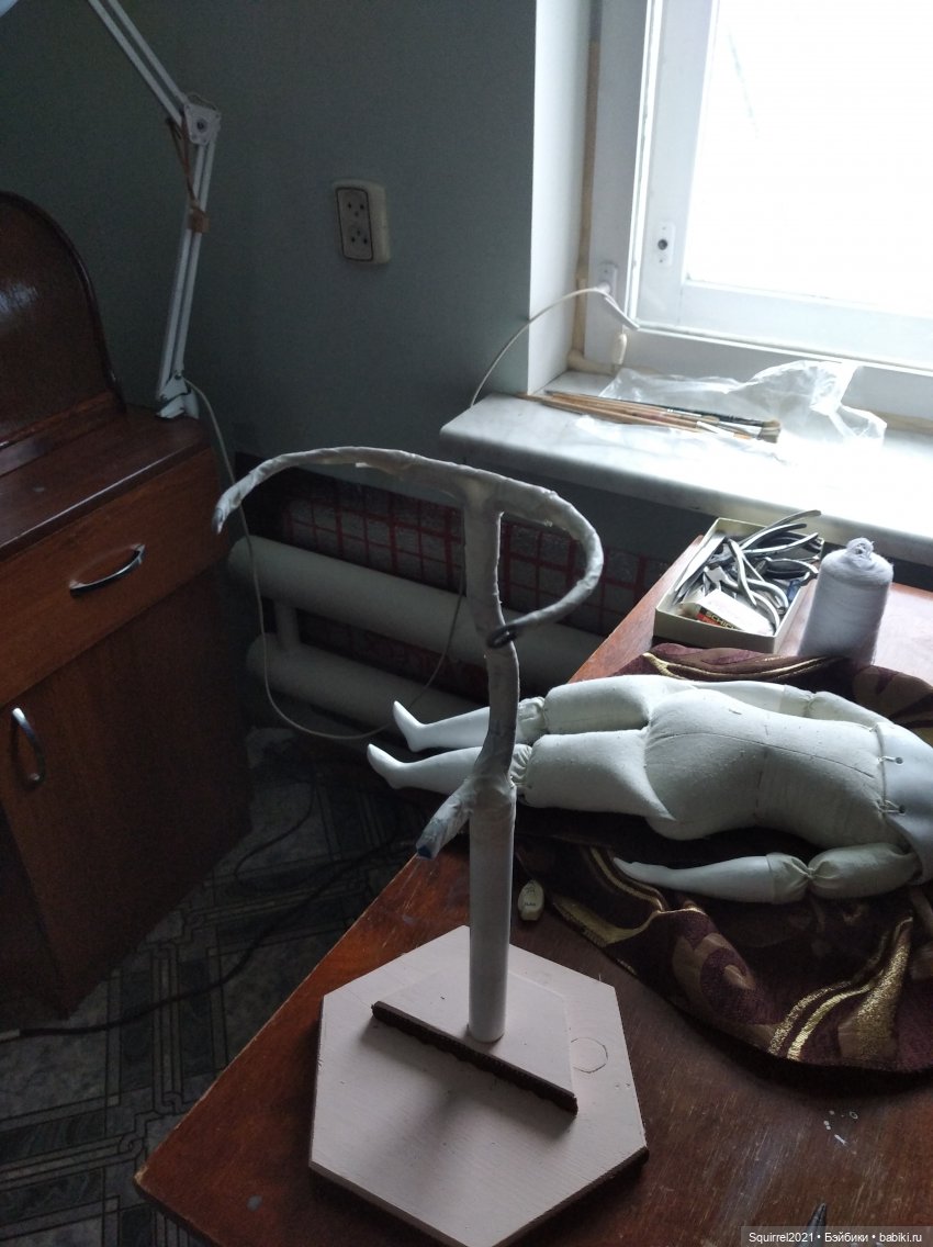 Подставка для куклы — Реставрация антикварных кукол: ремонт фарфора