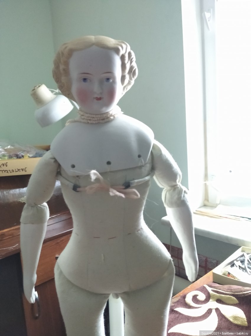 Подставка для куклы — Реставрация антикварных кукол: ремонт фарфора