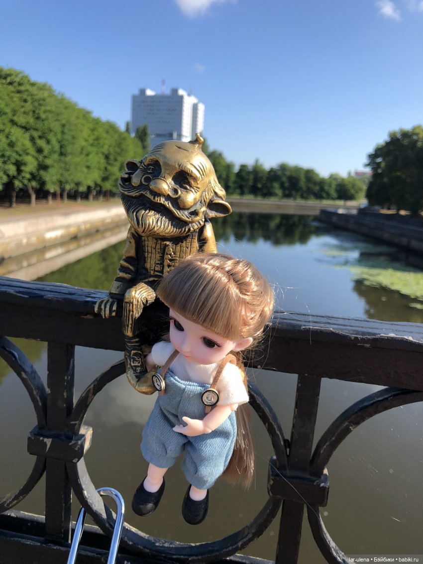 поздоровались с дедушкой Карлом