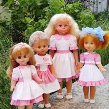 Розовый и белый.