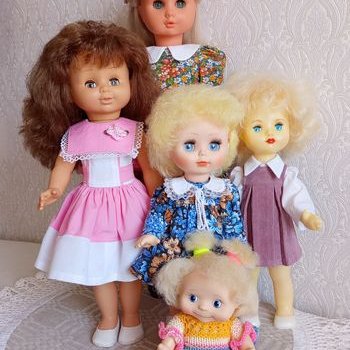 Грузовик с куклами