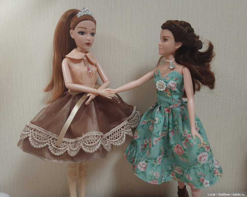 Очень необычная кукла Emily/