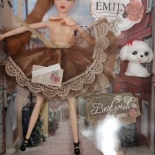 Очень необычная кукла Emily/