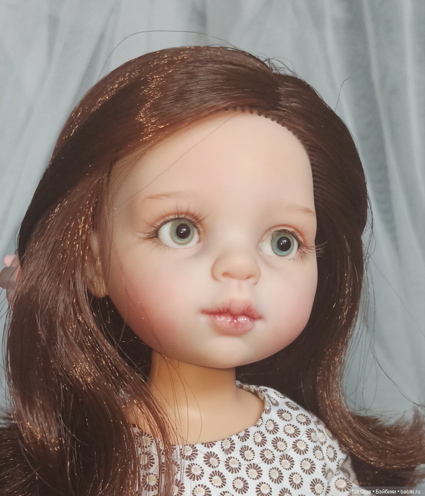 Ровно год назад была на МК у Галины по росписи Паолочек пастелью, с этого момента и началась моя дружба с этими замечательными куколками. Правда теперь больше расписываю Генезисом( практично и полностью игровые