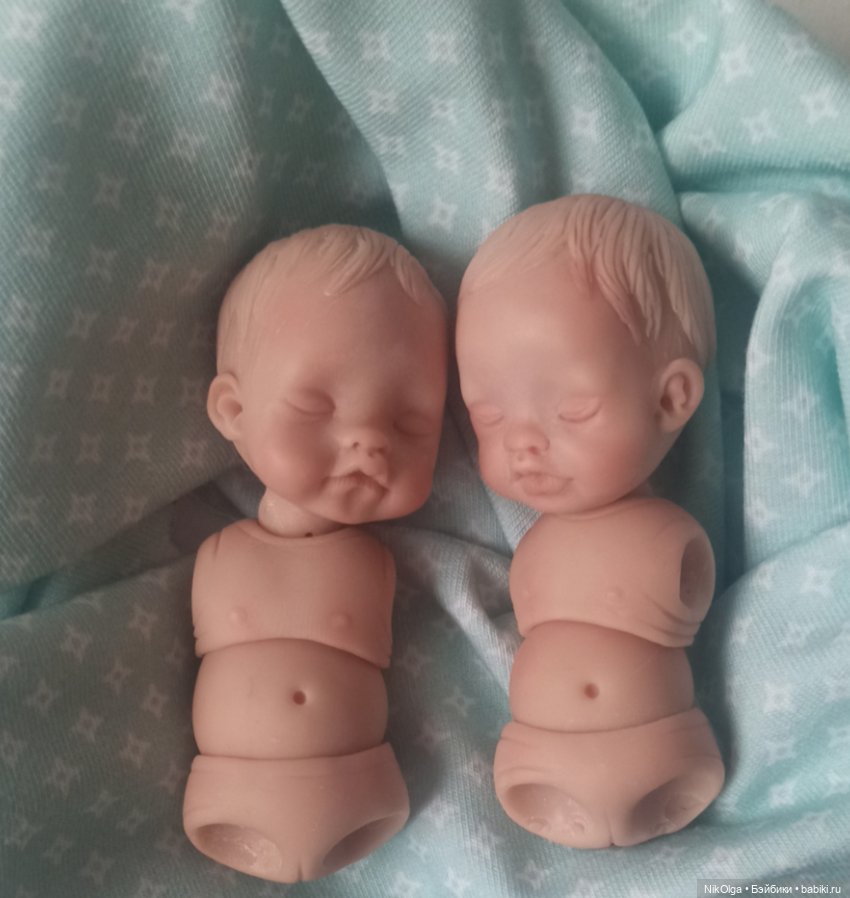 Малыш справа