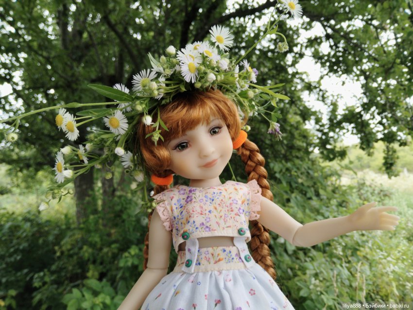 Зара уходит в поле 🌾🌷🌿 — Куклы Ruby Red (Руби Ред) Fashion Friends: Siblies