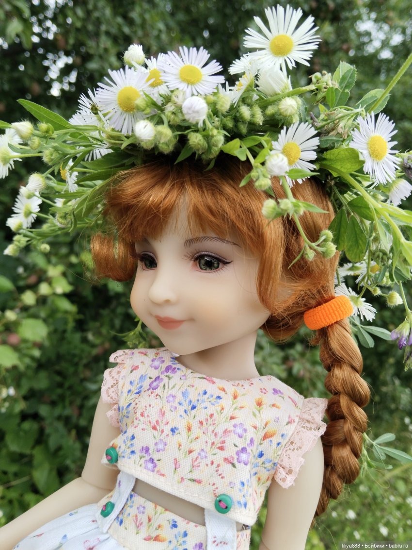 Зара уходит в поле 🌾🌷🌿 — Куклы Ruby Red (Руби Ред) Fashion Friends: Siblies