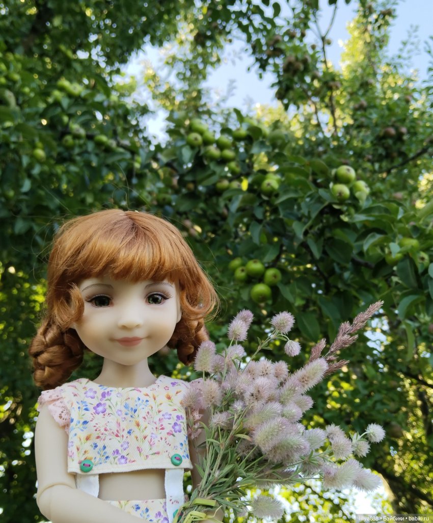 Зара уходит в поле 🌾🌷🌿 — Куклы Ruby Red (Руби Ред) Fashion Friends: Siblies