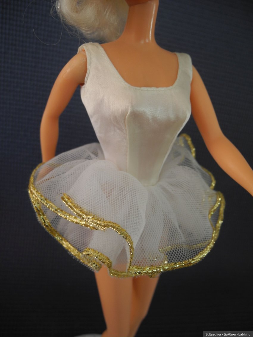 История Дебби или про Барби балерину и Барби Малибу