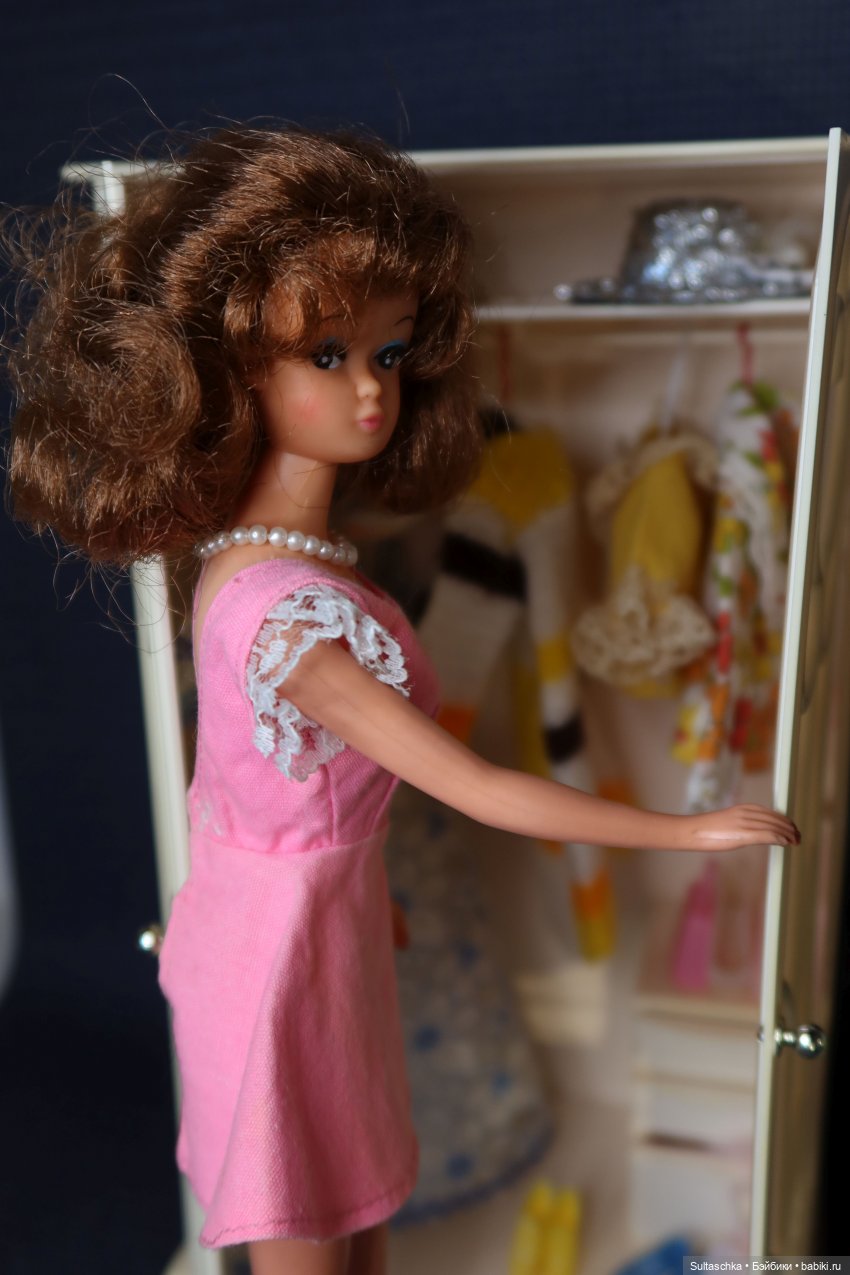 Петра Пласти. Старший брат Фред и младшая сестричка Пегги