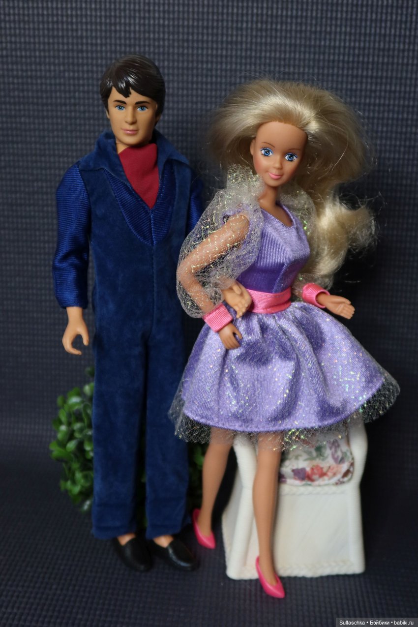 Петра Пласти. Старший брат Фред и младшая сестричка Пегги