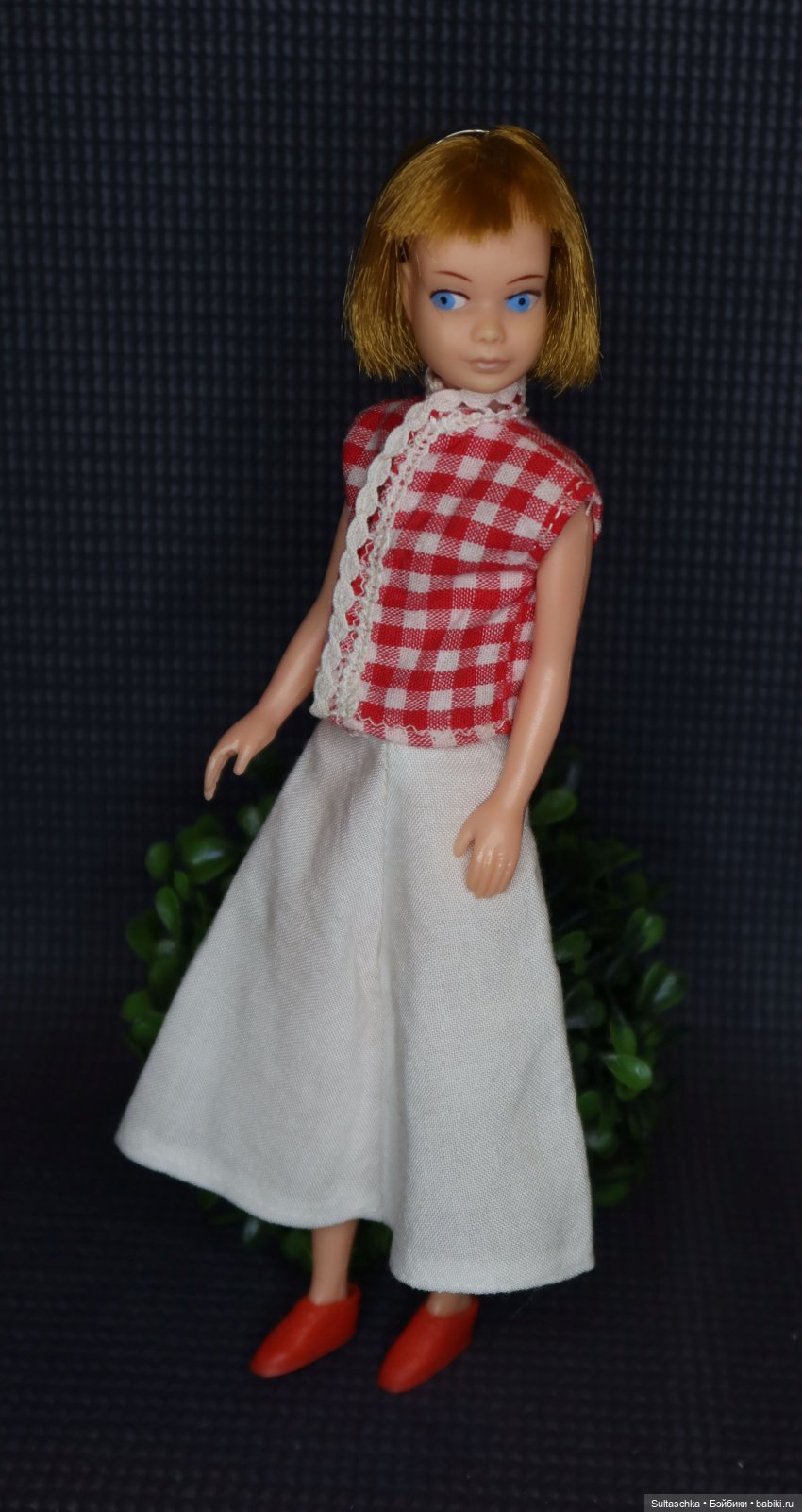 Петра Пласти. Старший брат Фред и младшая сестричка Пегги