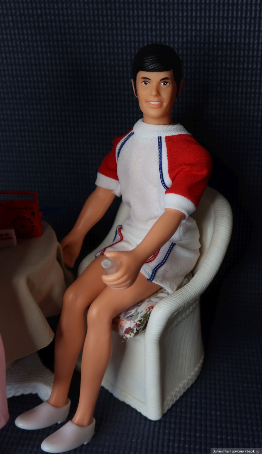 Петра Пласти. Старший брат Фред и младшая сестричка Пегги