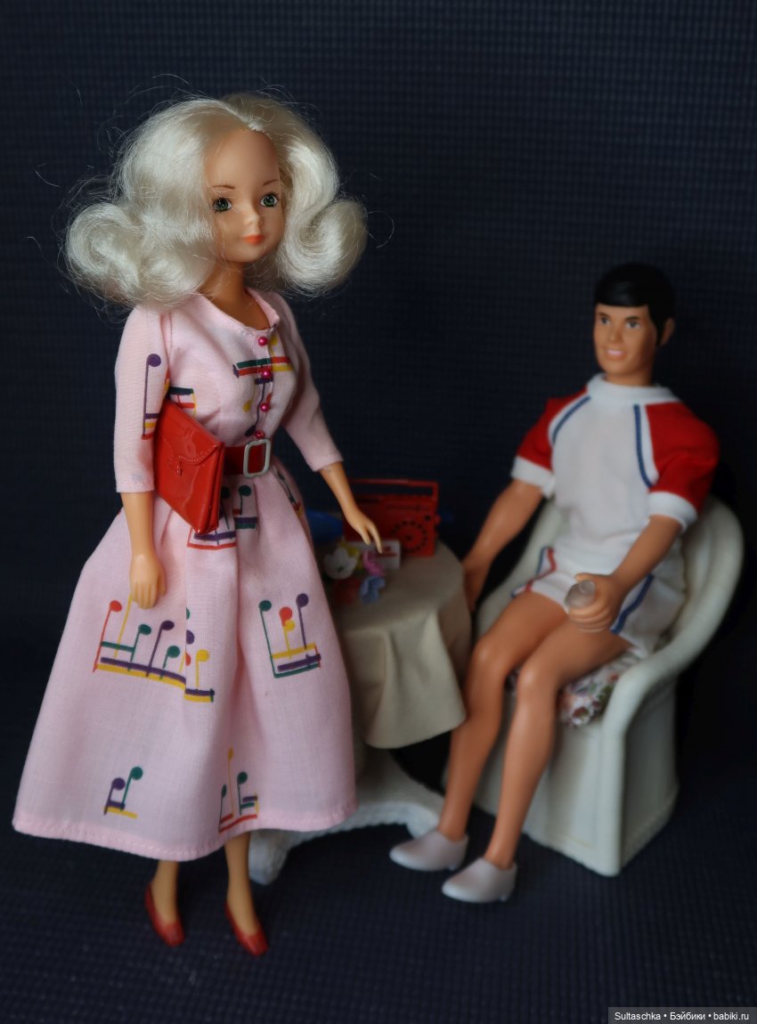 Петра Пласти. Старший брат Фред и младшая сестричка Пегги