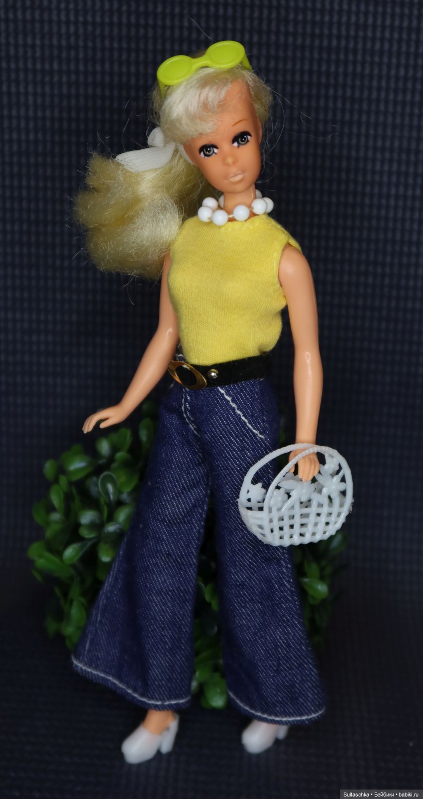 Петра Пласти. Старший брат Фред и младшая сестричка Пегги