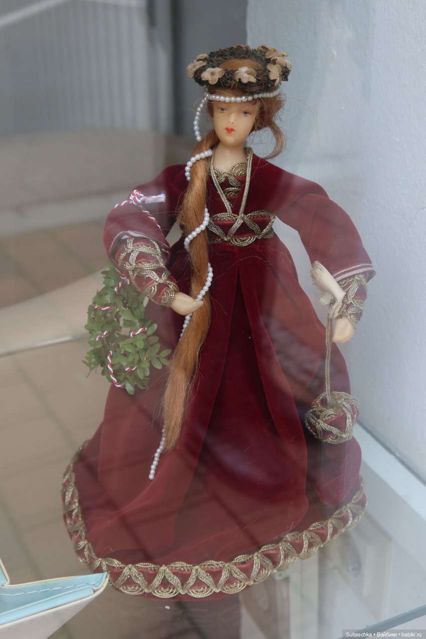 Прогулка Лауры и опрос — Куклы Barbie (Барби): Looks