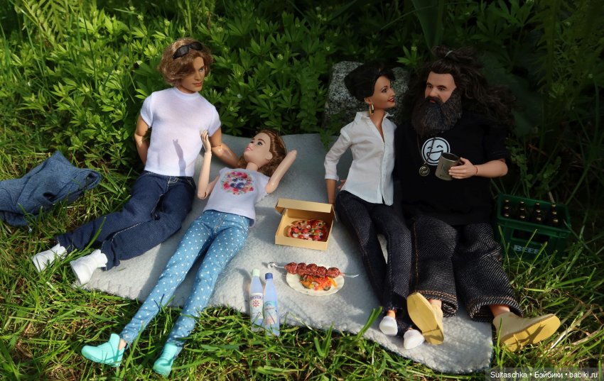 Май начался — Куклы Barbie (Барби): Looks (фото 4)