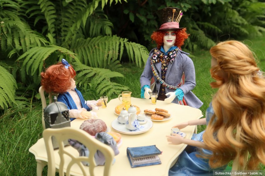 По следам Алисы и белого кролика