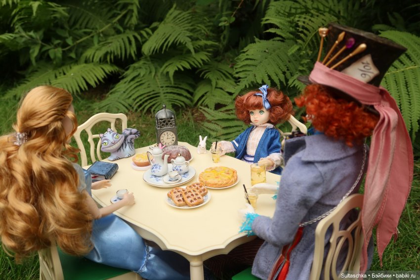 По следам Алисы и белого кролика