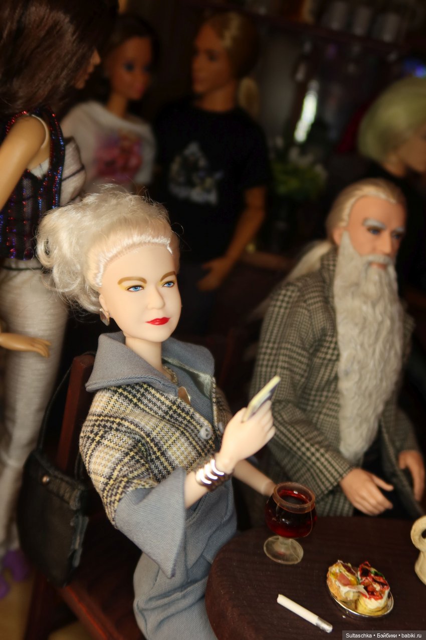 Из "Шкатулки анекдотов" — Аналоги Барби и куклы 1/6: клоны 90 (фото 6)