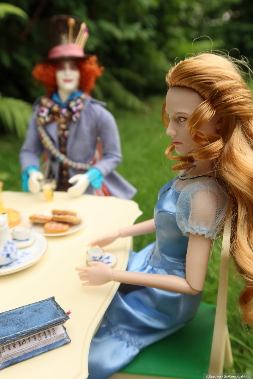 По следам Алисы и белого кролика