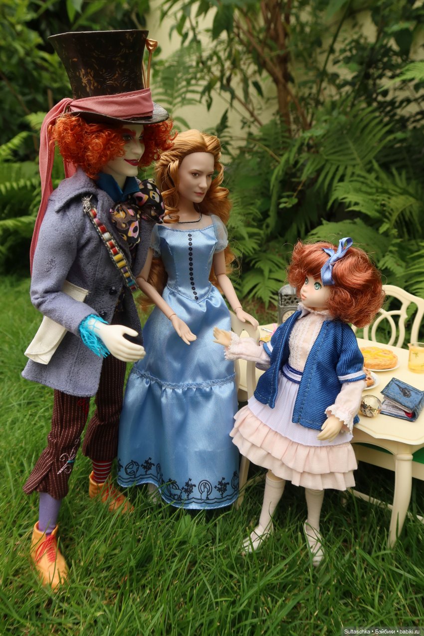 По следам Алисы и белого кролика