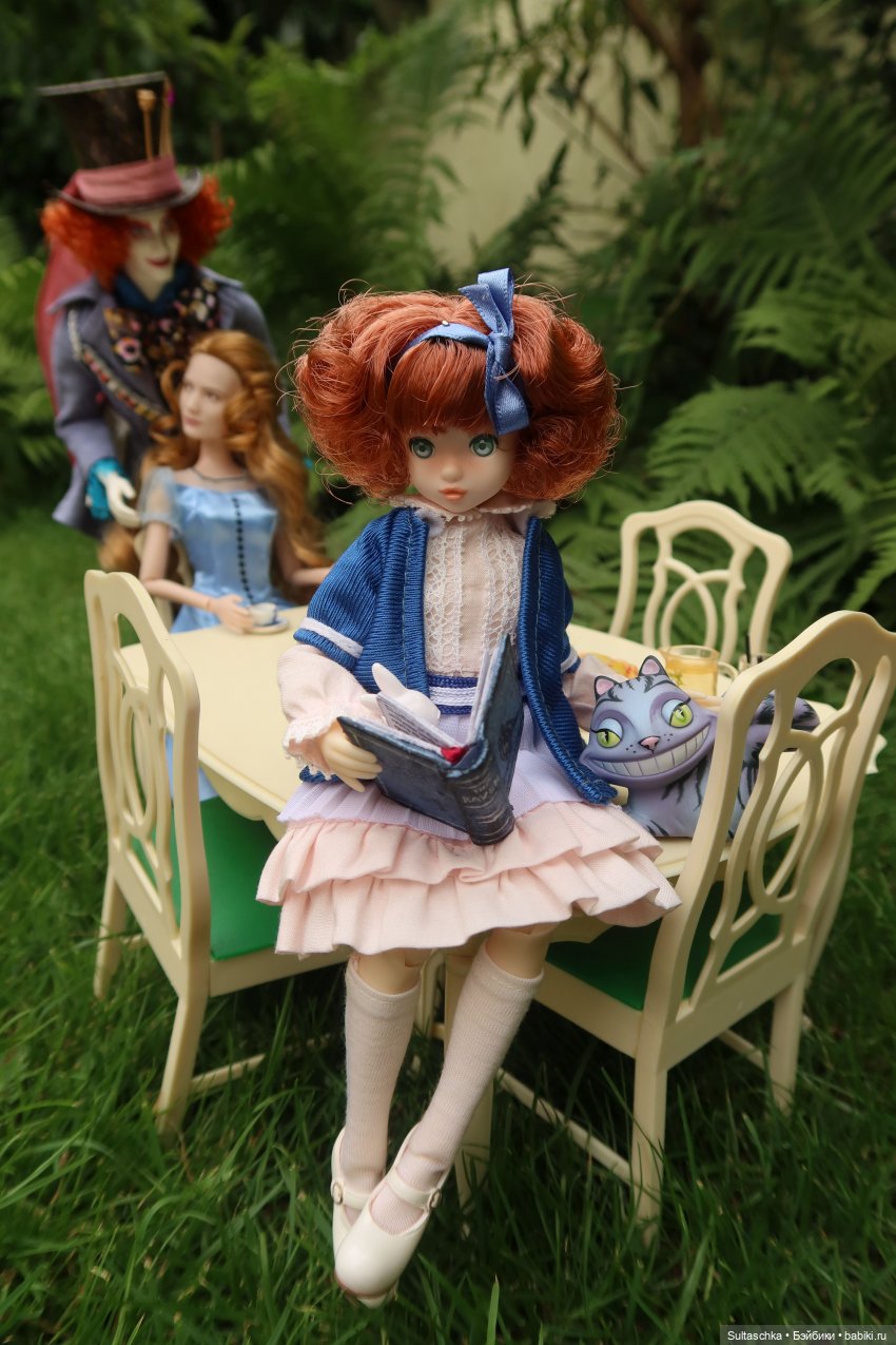 По следам Алисы и белого кролика