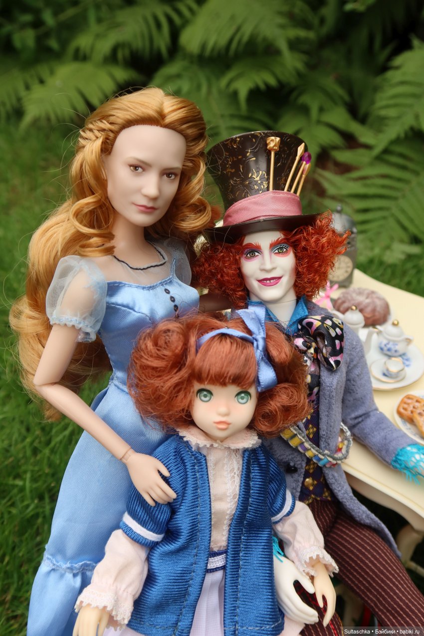 По следам Алисы и белого кролика