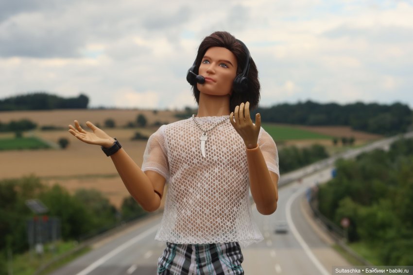 Итоги года — Куклы Barbie (Барби): Looks (фото 5)