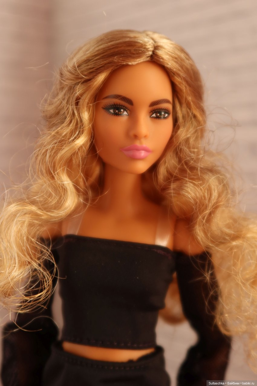 "Конструктор" Barbie Signature You Create Barbie Basics Kit #1. Продолжение