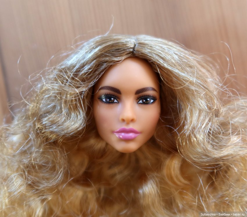 "Конструктор" Barbie Signature You Create Barbie Basics Kit #1. Продолжение