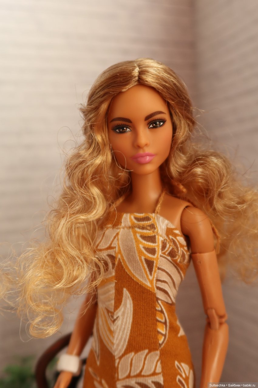"Конструктор" Barbie Signature You Create Barbie Basics Kit #1. Продолжение