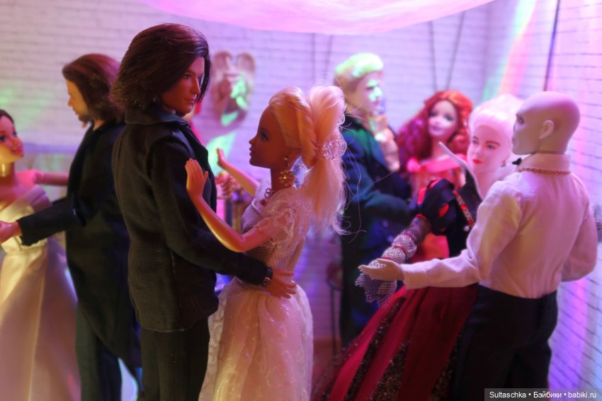 As the world falls down | Бэйбики As the world falls down — Куклы Barbie (Барби): Looks