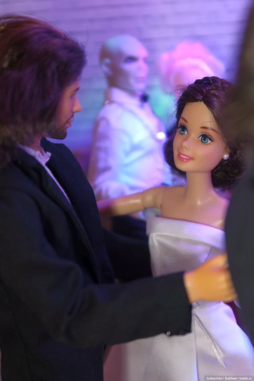 As the world falls down | Бэйбики As the world falls down — Куклы Barbie (Барби): Looks