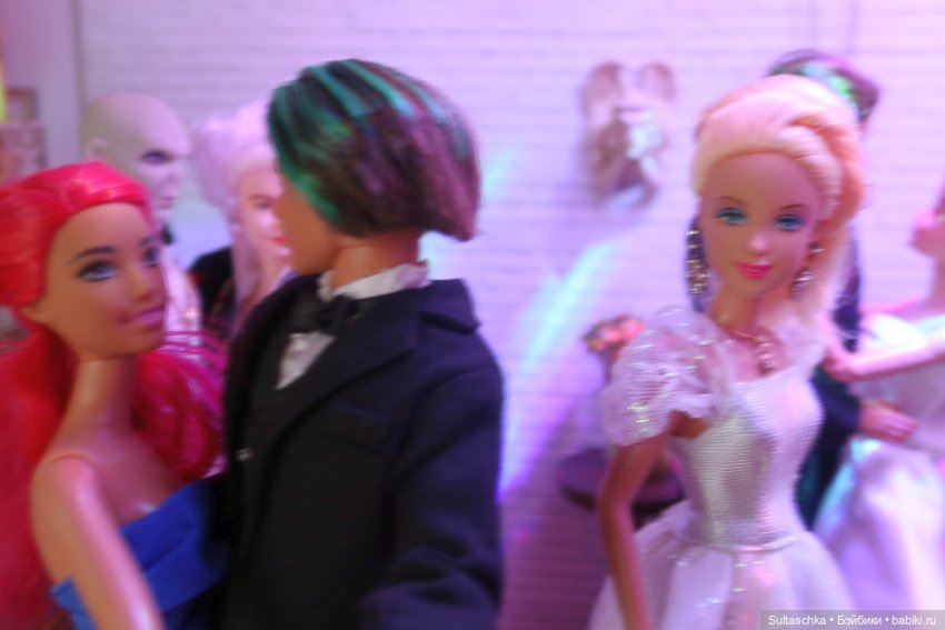 As the world falls down | Бэйбики As the world falls down — Куклы Barbie (Барби): Looks