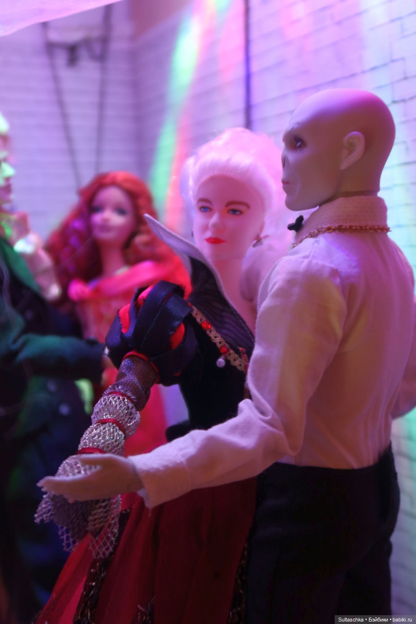 As the world falls down | Бэйбики As the world falls down — Куклы Barbie (Барби): Looks