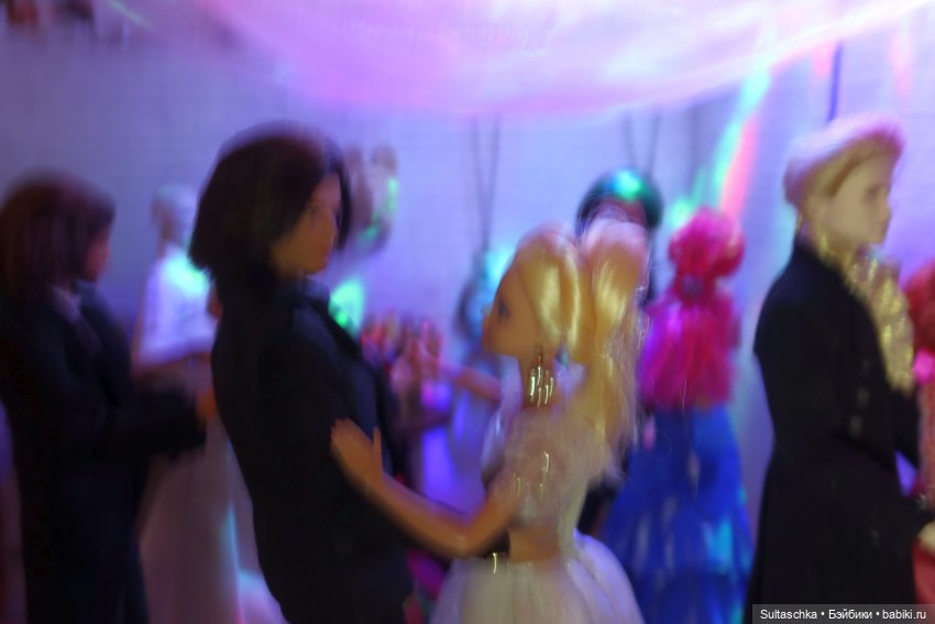 As the world falls down | Бэйбики As the world falls down — Куклы Barbie (Барби): Looks